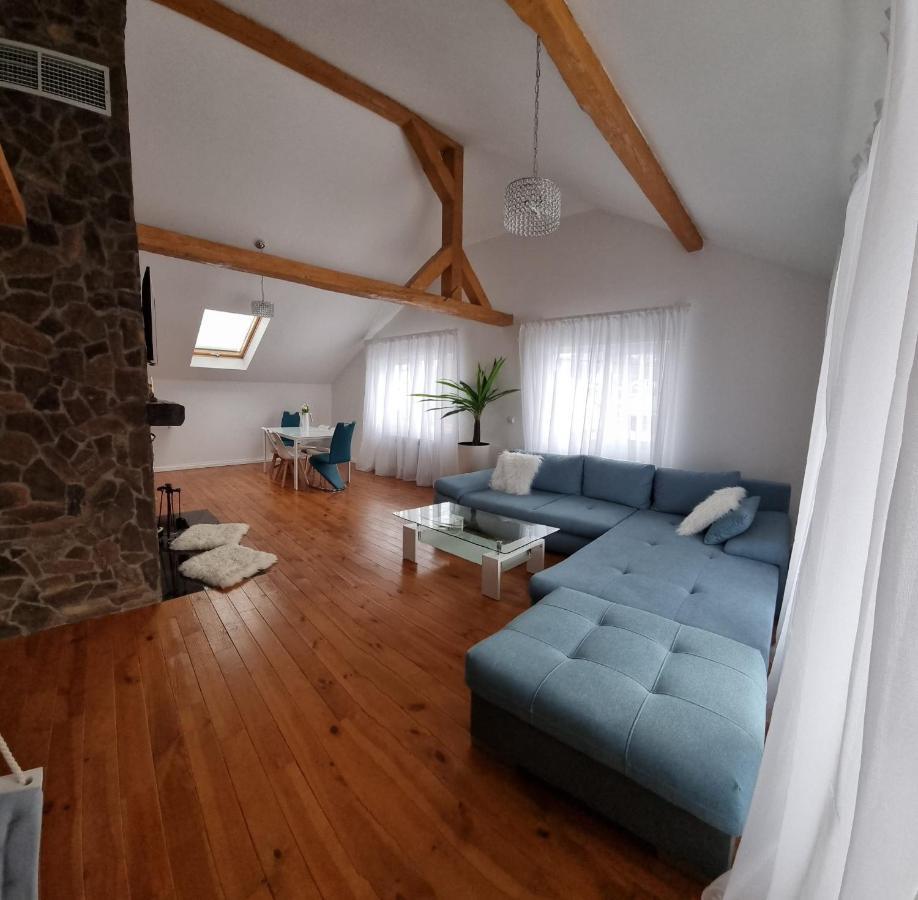 Апартаменты Attic 33 Кымпулунг-Молдовенеск Экстерьер фото