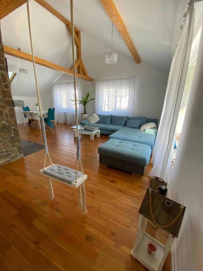 Апартаменты Attic 33 Кымпулунг-Молдовенеск Экстерьер фото